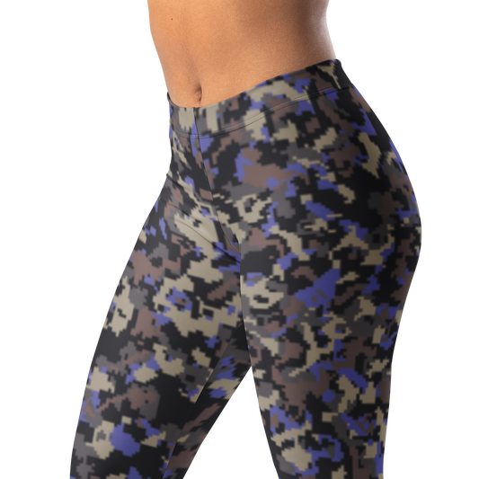 Digita · Very Peri · 1 mid-rise everyday leggings, waistband and pattern detail.