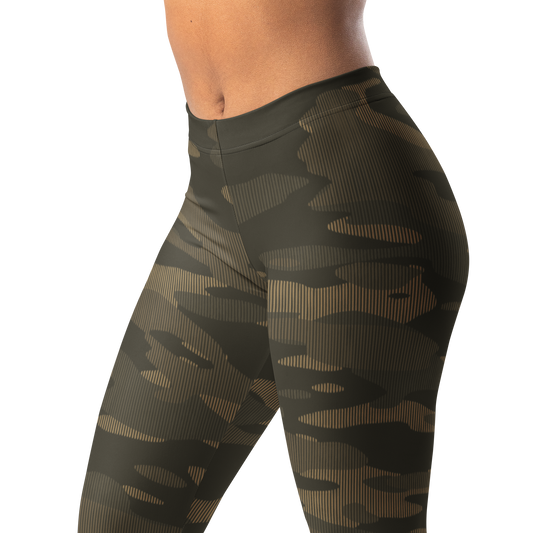 Gulf Striation Woodland camouflage mid-rise comfort leggings, waistband and pattern detail.