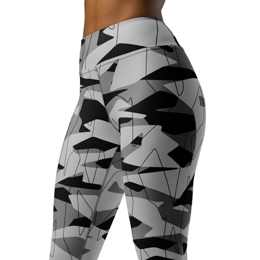 Timbre Greyscale 3 camouflage high-waisted yoga leggings, close pattern view.