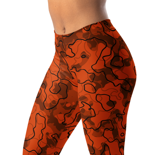 Tundra Dragonfire camouflage mid-rise comfort leggings, waistband and pattern detail.