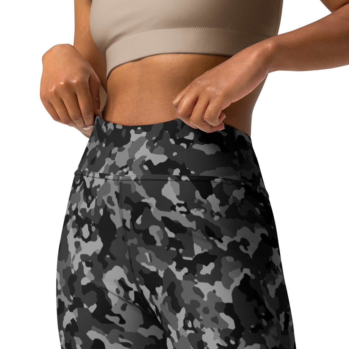 Blizza Greyscale high-waisted yoga leggings, waistband and construction detail.
