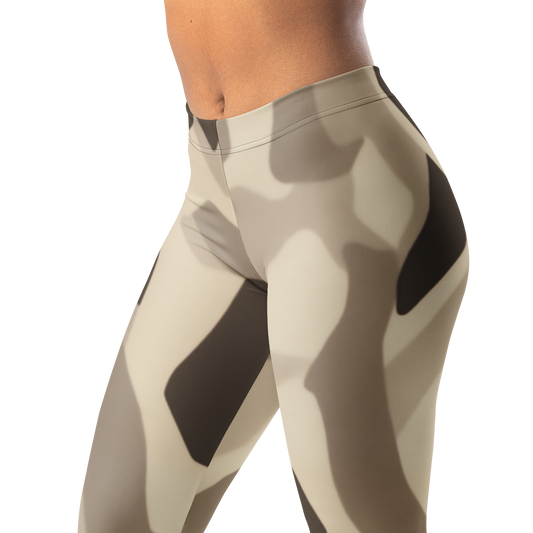Cartu · Sand mid-rise everyday leggings, waistband and pattern detail.