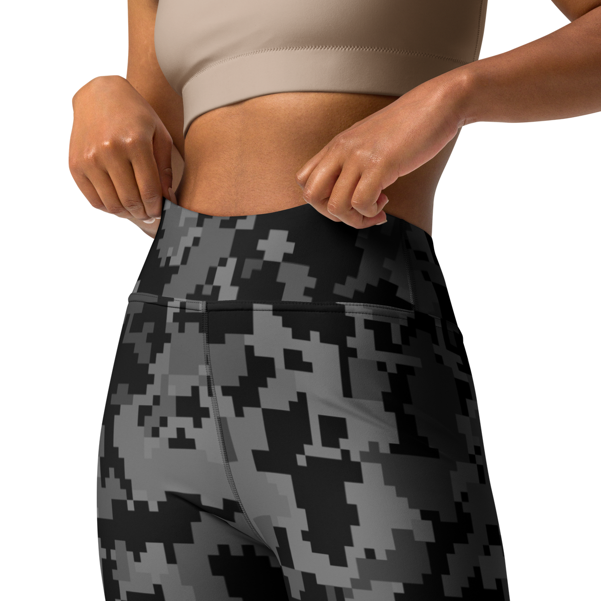 Digita Greyscale 1 camouflage high-waisted yoga leggings, waistband and construction detail.