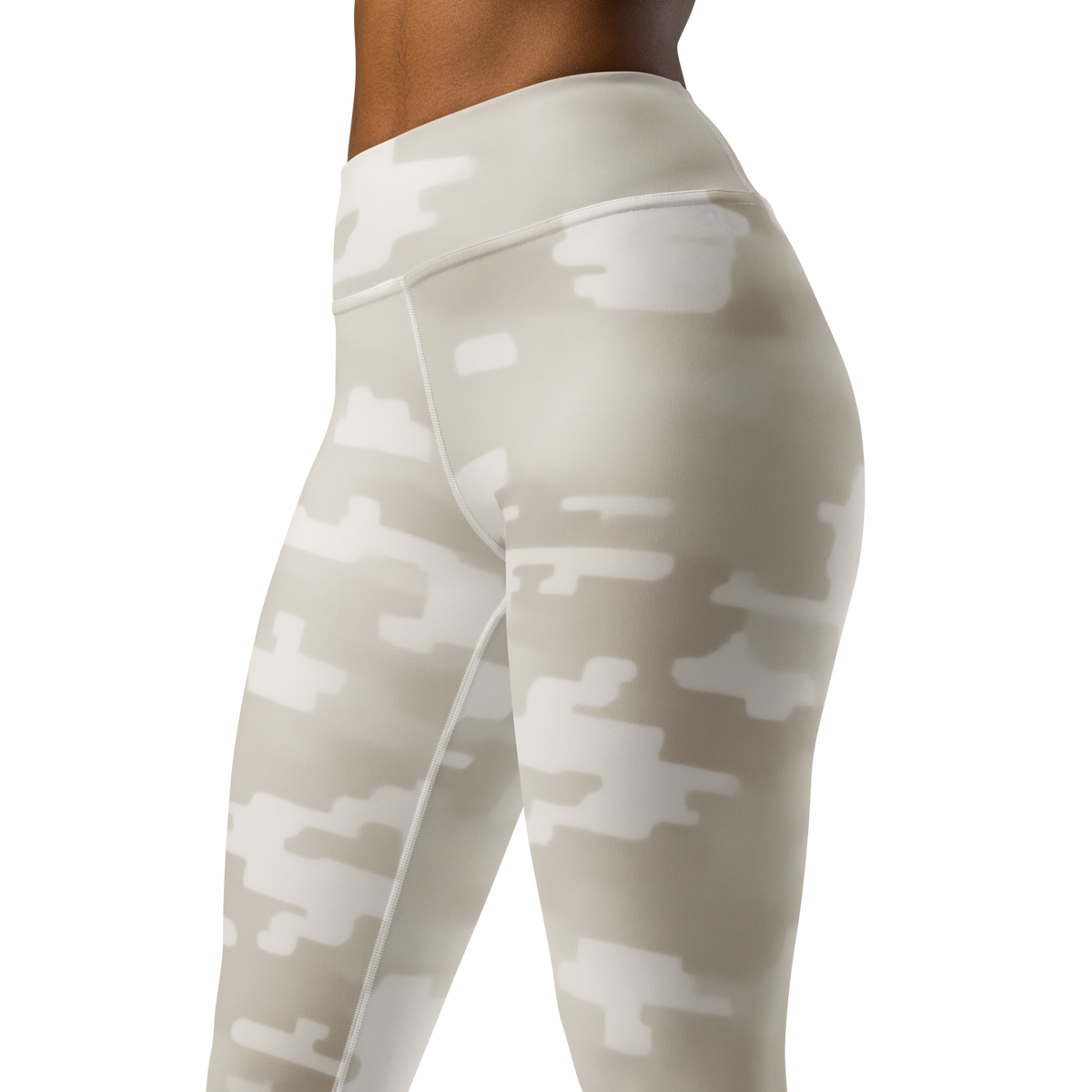 Digosta · Beige high-waisted yoga leggings, close three-quarter pattern view.