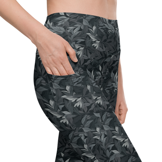 Folia · Greyscale high-waisted pocket leggings, pocket detail.