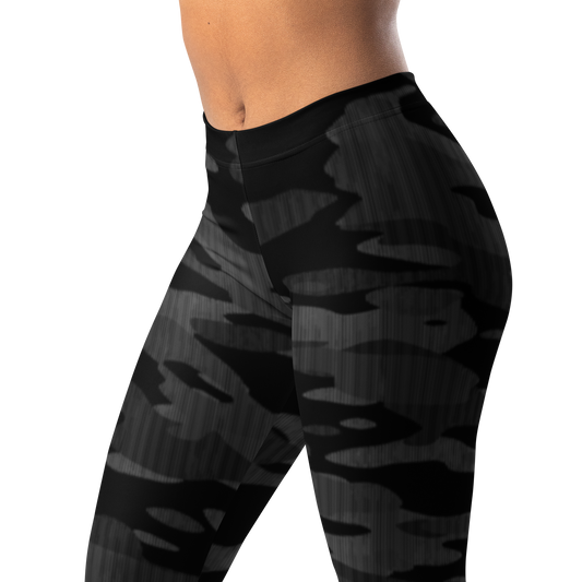 Gulf — Striation · Greyscale mid-rise everyday leggings, waistband and pattern detail.