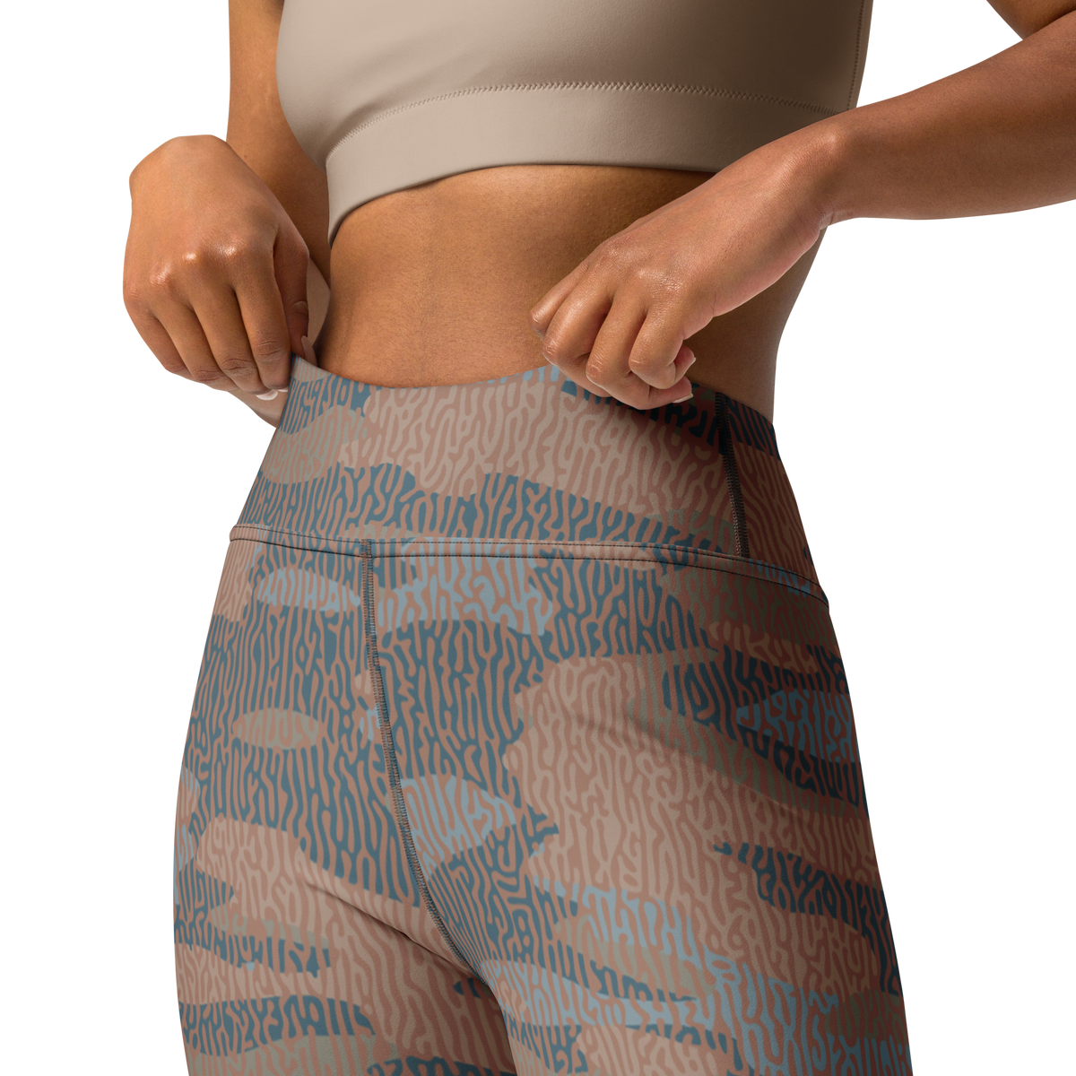 Gulf Turing Relaxed Elegance camouflage high-waisted yoga leggings, waistband and construction detail.