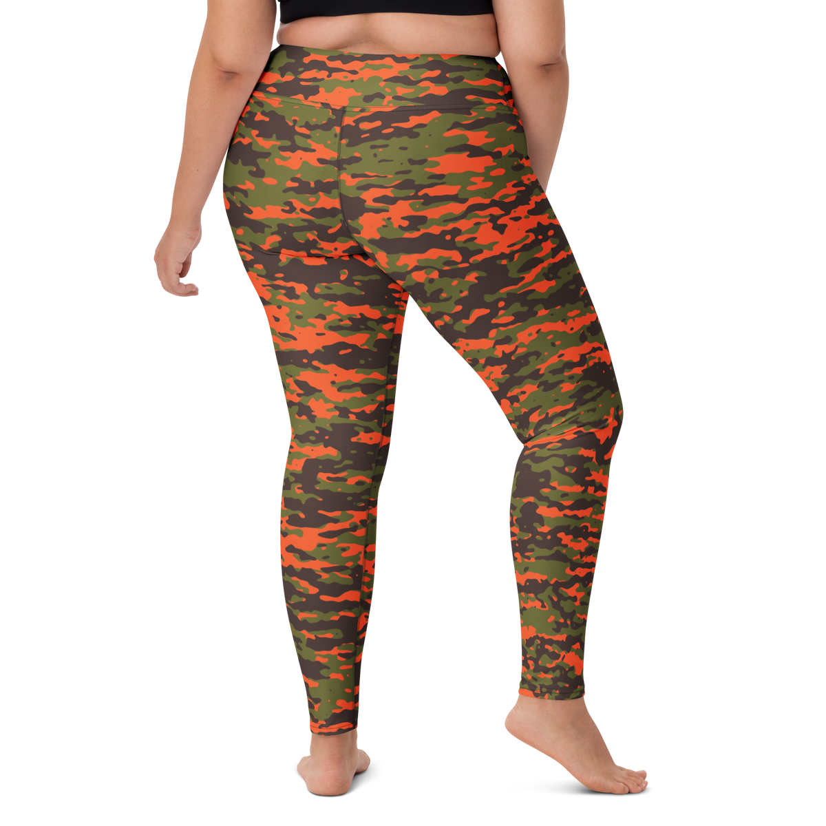 Inka Fall & Autumn camouflage high-waisted yoga leggings, larger-model right-back view.