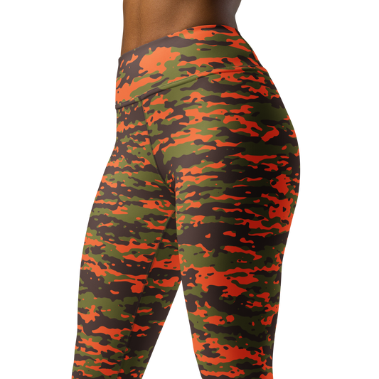 Inka Fall & Autumn camouflage high-waisted yoga leggings, close pattern view.