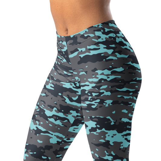 Inka Winter camouflage mid-rise comfort leggings, waistband and pattern detail.