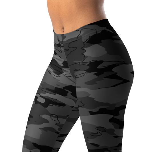Marsho Greyscale 1 camouflage mid-rise comfort leggings, waistband and pattern detail.
