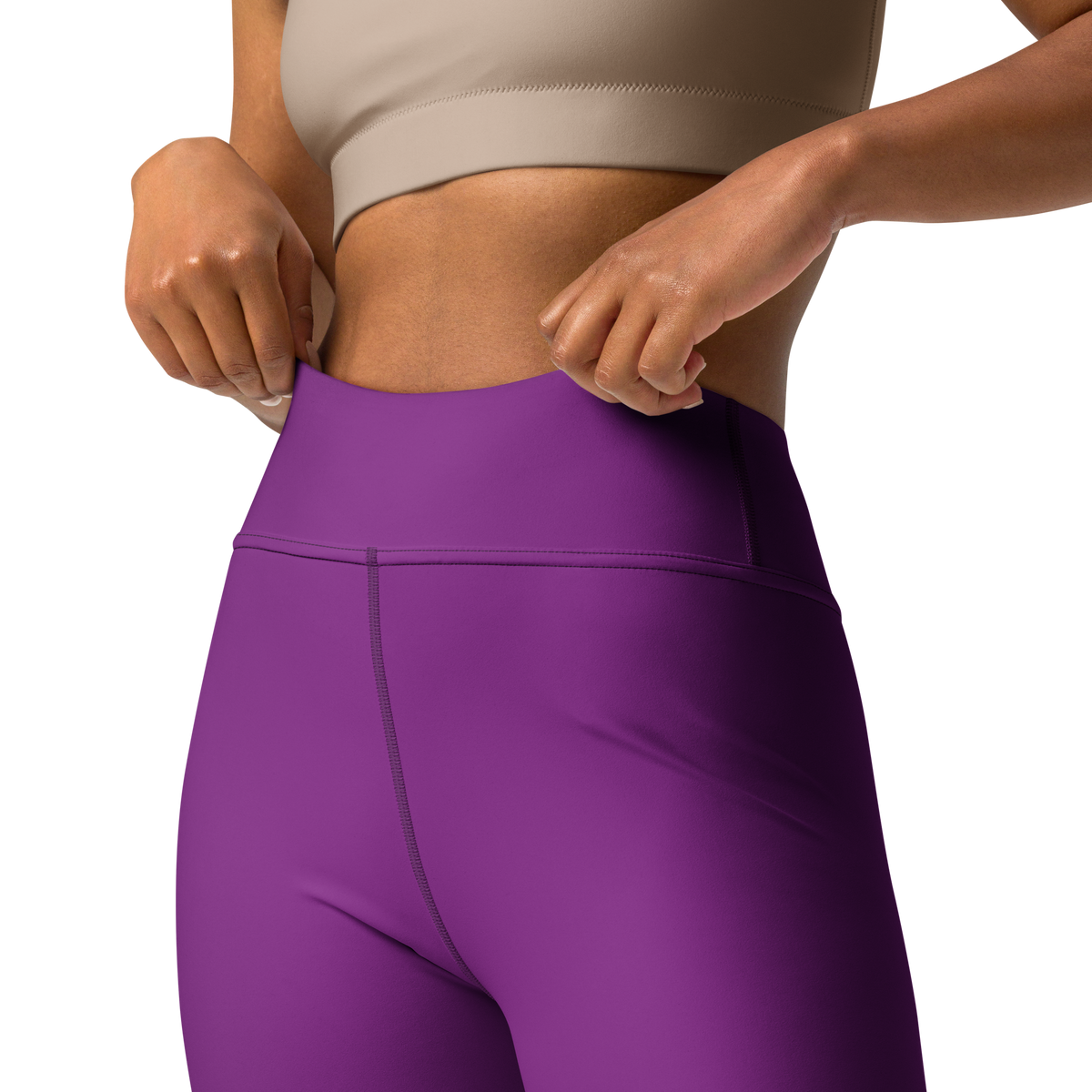 Plain Dahlia high-waisted yoga leggings, waistband and construction detail.