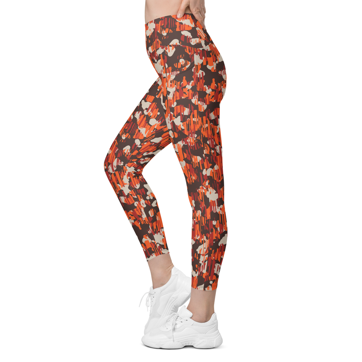 Savannah Fall 7 high-waisted pocket leggings, movement view.
