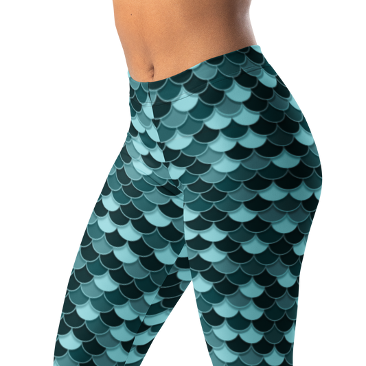 Scallop — Microfield · Waterspout mid-rise everyday leggings, waistband and pattern detail.
