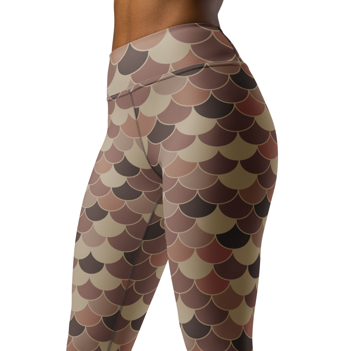 Scallop · Mocha Mousse high-waisted yoga leggings, close three-quarter pattern view.