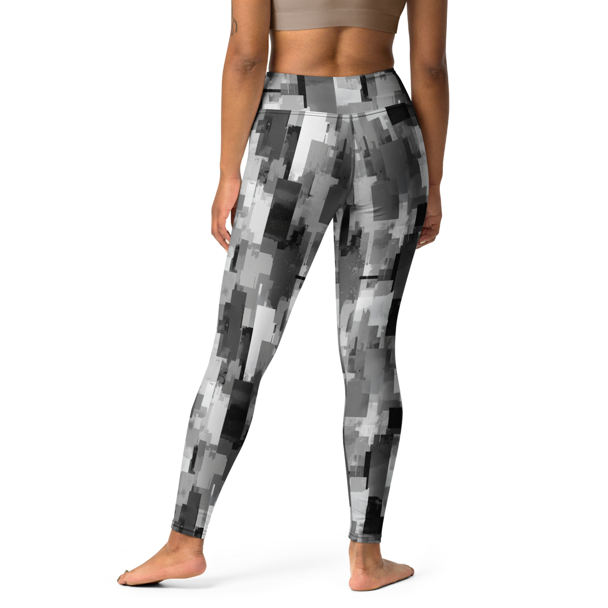 Statique Greyscale camouflage high-waisted yoga leggings, back view.