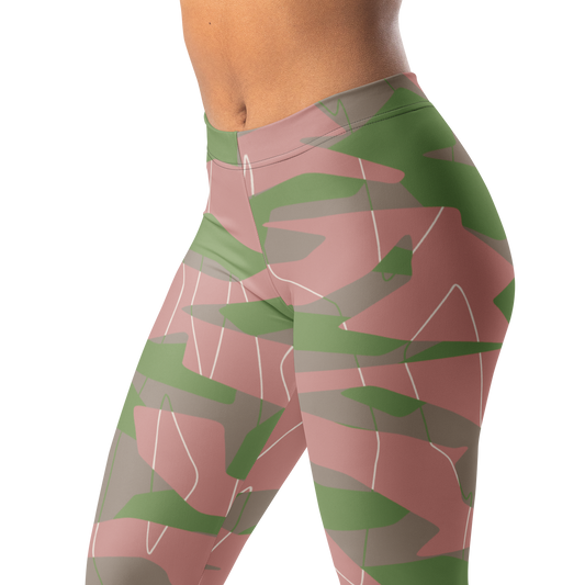 Timbre Floral Pathways camouflage mid-rise comfort leggings, waistband and pattern detail.