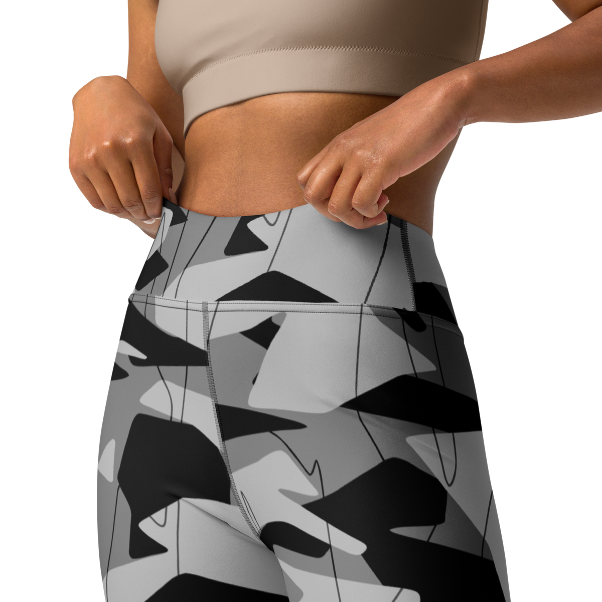 Timbre Greyscale 3 camouflage high-waisted yoga leggings, waistband and construction detail.