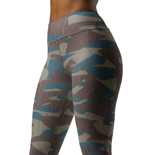 Timbre · Subtle Contrasts high-waisted yoga leggings, close three-quarter pattern view.