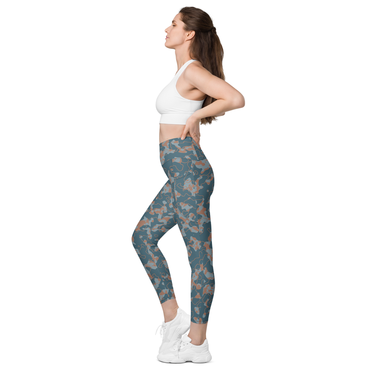 Tundra Subtle Contrasts camouflage high-waisted pocket leggings, pocket-in-use view.