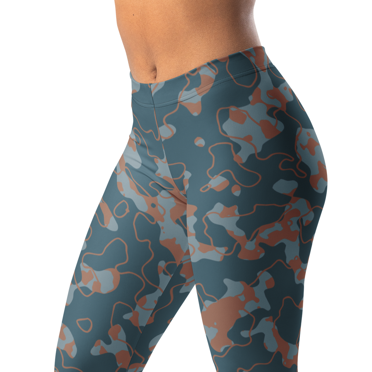Tundra Subtle Contrasts camouflage mid-rise comfort leggings, waistband and pattern detail.