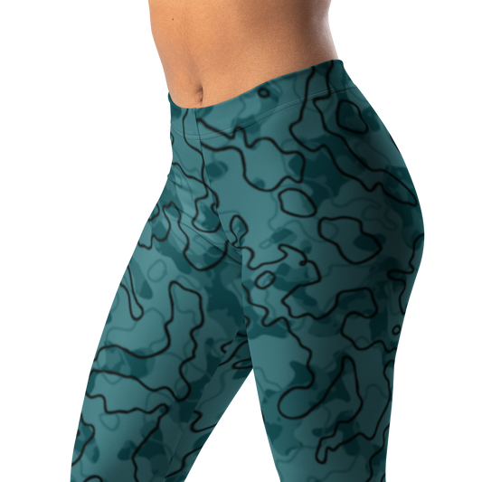 Tundra · Waterspout mid-rise everyday leggings, waistband and pattern detail.
