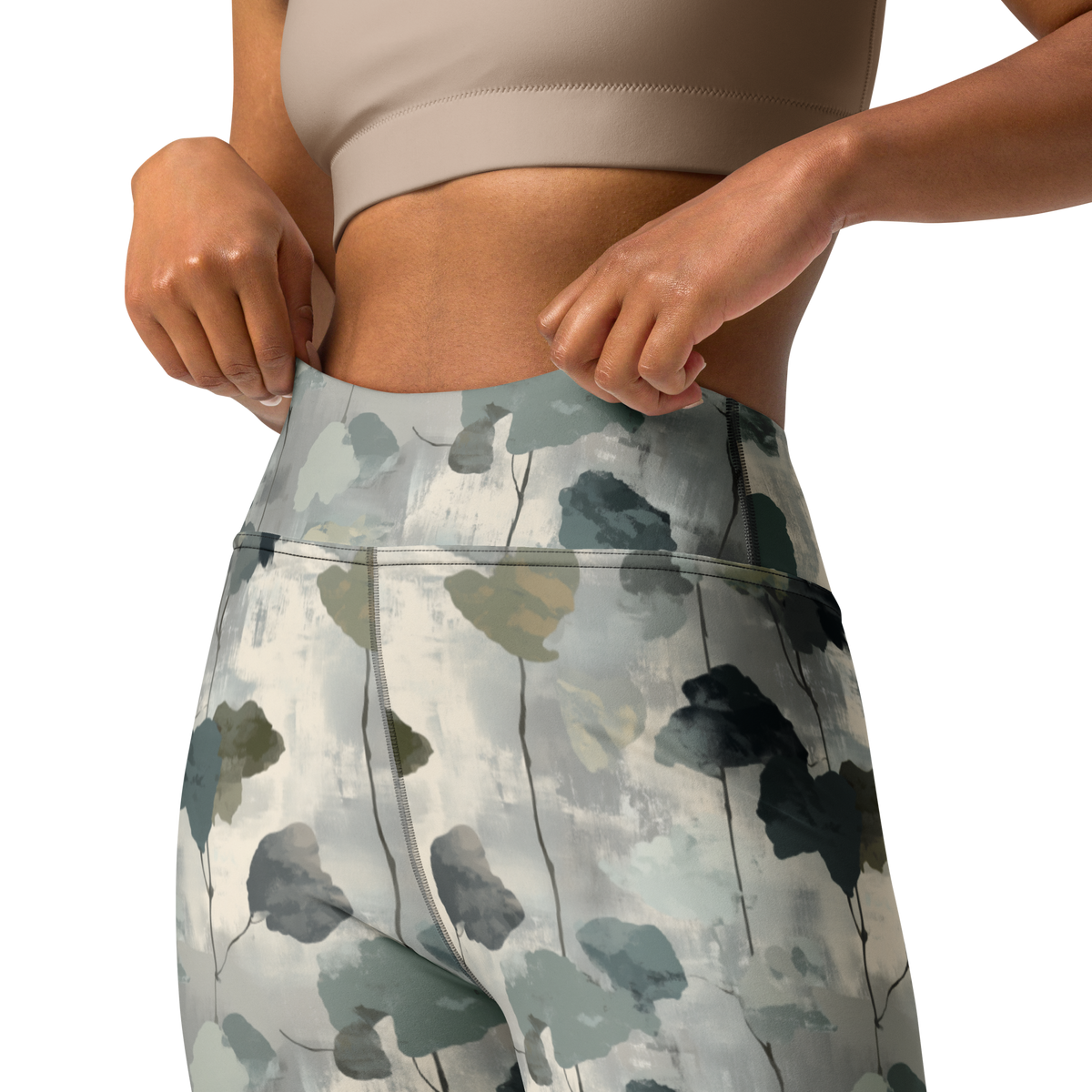 Vincit Original camouflage high-waisted yoga leggings, waistband and construction detail.